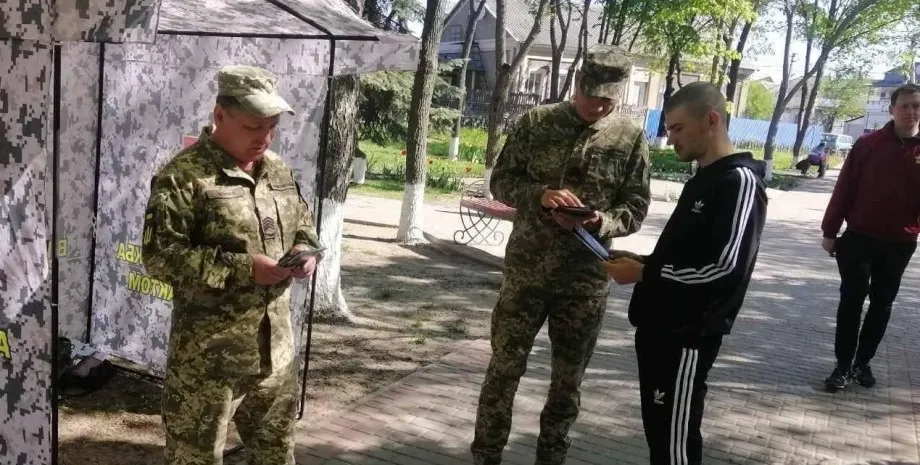 Як уникнути арешту при поїздці в ТЦК на автобусі: поради адвоката - Блог адвоката